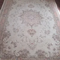یک عدد فرش ۶ متری کارکرده ولی سالم