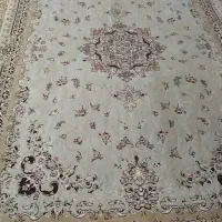 فرش کرم رنگ