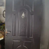 درب چوبی کاملا سالم