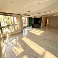 نیاوران ۱۲۵متر مدرن با روف گاردنی بی نظیر