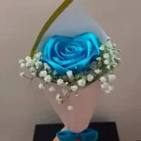 دسته گل و باکس گل های زیبا با ربان