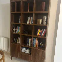 کتابخانه تمیز و نو