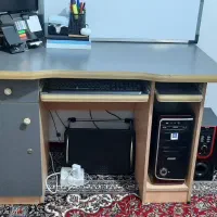 میز کامپیوتر در حد نو