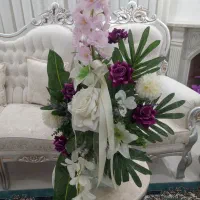 دو عدد گل مصنوعی