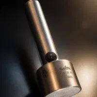 با این چراغ قوه تاریکی رو رنده کن