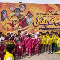 مربی مهدکودک پر انرژی و کودک دوست