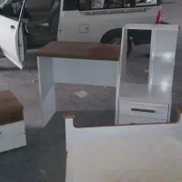تخت نوجوان و میز تحریر و میز بغل تختی
