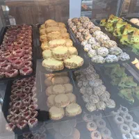 استاد کار قنادی در همه پست ها و وردست