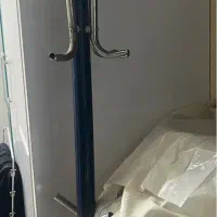 جالباسی اهنی ایستاده