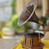 گرامافون قدیمی هندی