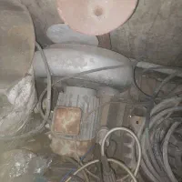 تعدادی هواکش و گیربکس