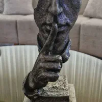 مجسمه ایستاده