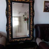 آینه قدی و میز