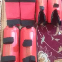 دست کش کفش و زانو بند کاراته