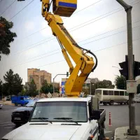 جرثقیل بالابر سبد فایبرگلاس کار در ارتفاع