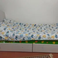 تخت وکمد