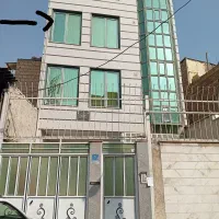 فروش-طبقه-وحیاط-وپشت-بام-با-موقعیت-تجاری-بر-7ونیم
