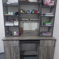 میز تحریر و کتابخانه جدا میشه