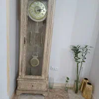 ساعت ایستاده. چوب راش