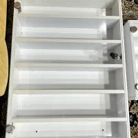 جای لاک و استند با شیشه و قفل