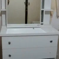 کشو و میز توالت