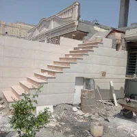 کاشی و سرامیک کاری،لوله کشی آب و برق انجام میشود