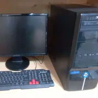 کامپیوتر با مانیتور و کیبورد و موس