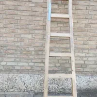 نردبان چوبی