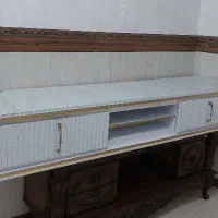 زیر تلویزیون.اگر خریدار باشید قادر ب سازش هستم