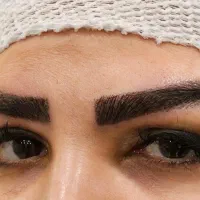 جشنواره کاشت ابرو و مو طبیعی