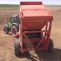 سنگ جمع کن زمین کشاورزی
