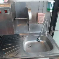 مرغ خرد کن و شیشه حبوبات