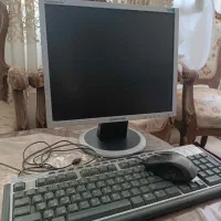 مانیتور کامپیوتر سالم