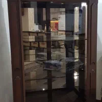 ویترین شیشه ای ایستاده