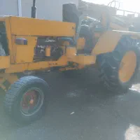 تراکتور بیل عقب فوق العاده تمیز
