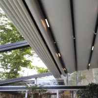 سقف متحرک پارچه ای و پلی کربنات