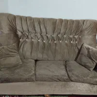 مبل راحتی و لوستر