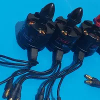 متور براشلس emax 2213-935kv