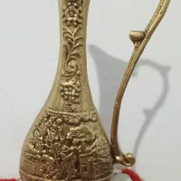 مجسمه کوزه برنزی