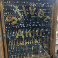 فروشنده خانم