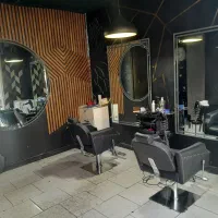 کاردر آرایشگاه مردانه