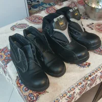 فروش ۲ جفت کفش صنعتی نو شماره ۴۱ و ۴۴