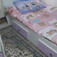 دو عدد تخت تک نفره و نوجوان