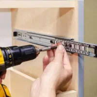 تعمیر ، نصب و جابجایی انواع کابینت و کمد دیواری