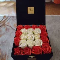 جعبه گل رز مصنوعی مناسب کادو دادن