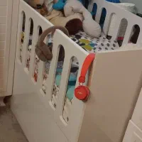 تخت بچه کاملا نو همراه با تخت