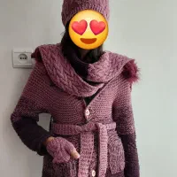 ژاکت و کلاه و شال گردن و دستکش دست باف