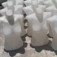 مبل و تعدادی مانکن