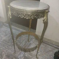 میز خاطره یا میز تلفن برنجی