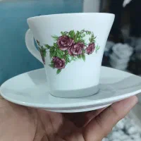 فنجون گل سرخی با نعلبکی